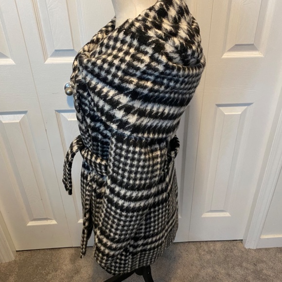 Zara size M coat - Picture 4 of 10